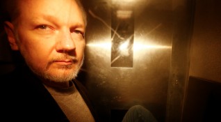 Великобритания ще екстрадира в САЩ основателя на Wikileaks Джулиан Асандж
