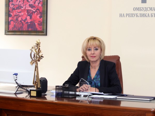 Омбудсманът Мая Манолова критикува остро Централната избирателна комисия, че бави