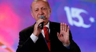 Никоя заплаха няма да ни отклони от пътя заяви турският