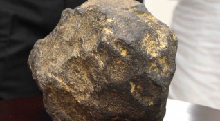 Метеорит с размерите на футболна топка се разби в оризово