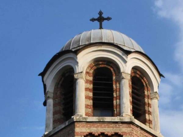 Православната църква почита паметта на Свети Пантелеймон и Свети Седмочисленици.
