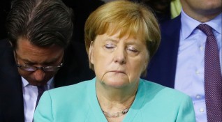 Германският вестник Зюддойче цайтунг коментира бавното оттегляне на канцлера Ангела