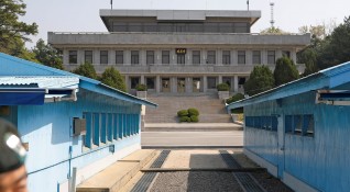 Южнокорейската армия задържа войник от Северна Корея който е пресякъл