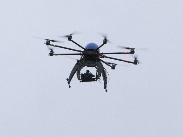 Испания започва от днес да използва дронове, за да наказва
