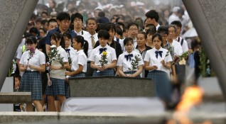 Япония отбеляза днес 74 години от американската атомна бомбардировка срещу