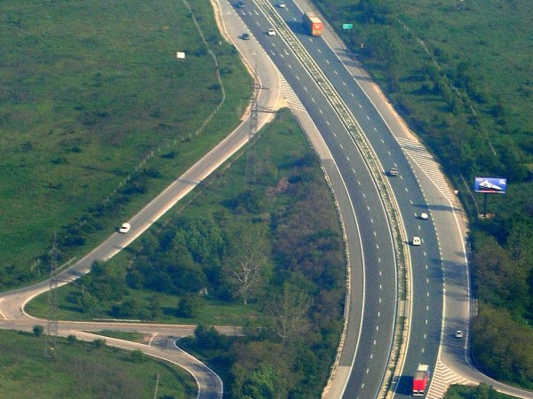 Движението на автомагистрала „Тракия“ ще се ограничи днес в активната