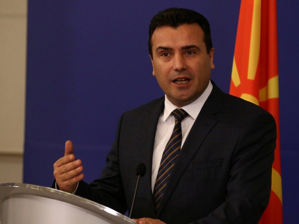 Премиерът на Северна Македония Зоран Заев и доскорошният премиер на