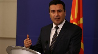 Премиерът на Северна Македония Зоран Заев и доскорошният премиер на