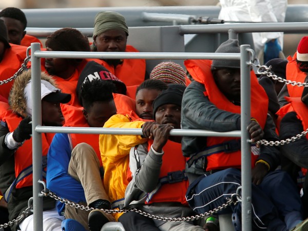 Най-малко 840 мигранти са загинали по пътя за Европа през