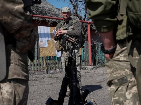 При обстрел в Източен Донбас са загинали четирима украински войници,
