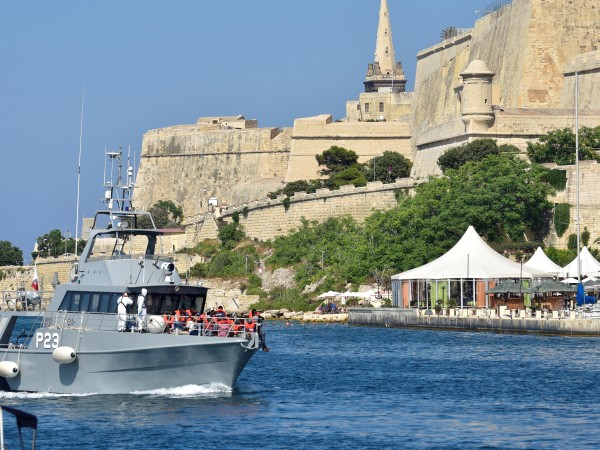 Малта за първи път не допусна в свои води хуманитарен