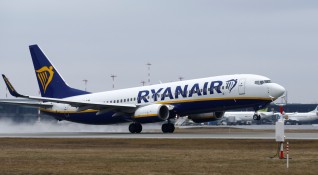 Членуващите от авиокомпания Ryanair в британския пилотски синдикат гласуваха снощи