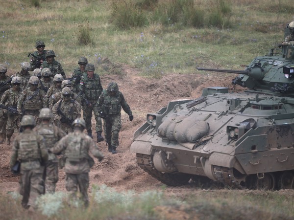 Военен неутралитет на Сърбия не съществува, смятат събеседници на сръбския