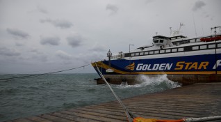 Пристанищните власти на гръцкия остров Самотраки обявиха че за днес