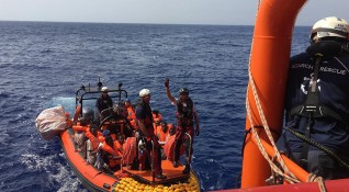 Спасителен кораб на хуманитарната организация Лекари без граници спаси 80