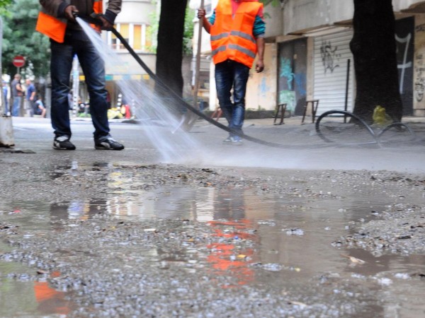 Миене на централни улици и булеварди в София започва от