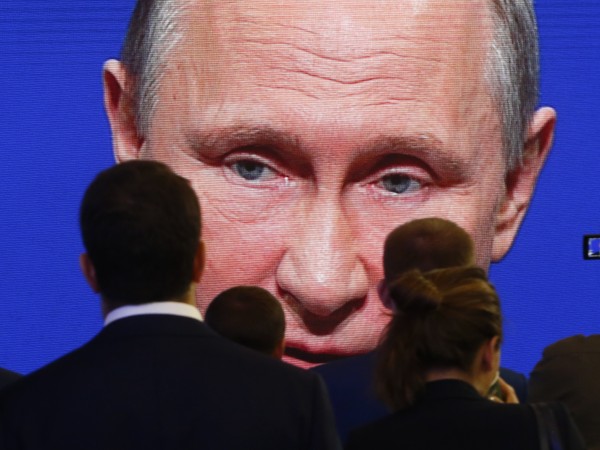 20 години Владимир Путин е на власт, а руснаците са...