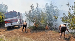Военнослужещи от Хасково се включиха в гасенето на пожара между