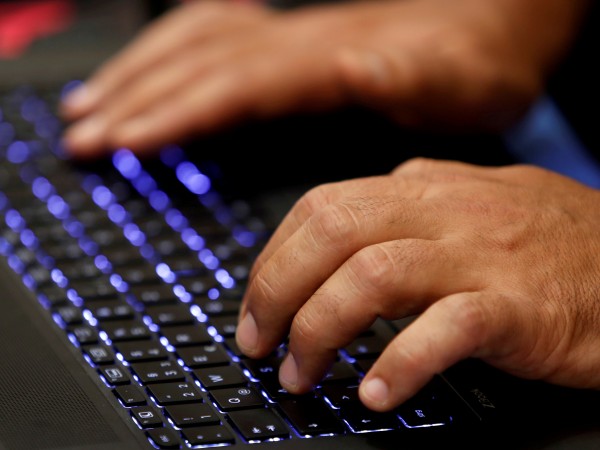 Български хакери, базирани в чужбина, продават услугите си онлайн в