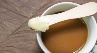 Как пиете кафето си Може би добавяте мед канела мляко
