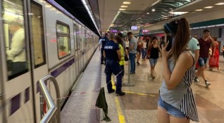 Инцидент с газов пистолет изплаши чакащите метрото на станция Сердика