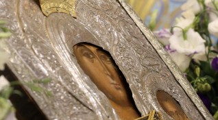 Църковният празник Успение заспиване на Пресвета Богородица който е