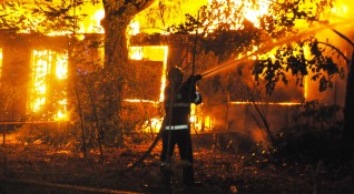 220 пожара е имало през изминалото денонощие на територията на