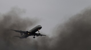 Полетите на ирландското летище Шанън бяха преустановени след запалването на