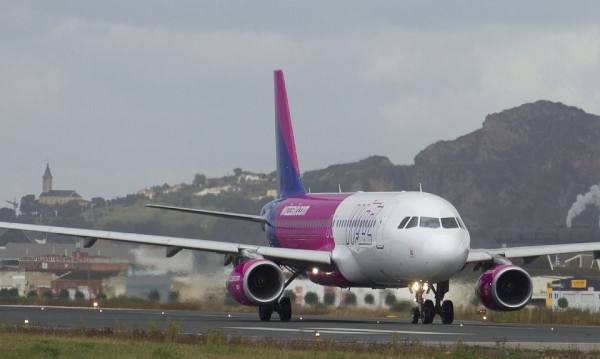 Самолет на Wizz Air кацна принудително в Норвегия 