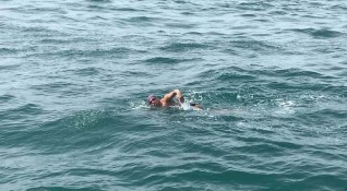 Българинът Александър Попов преплува Ламанша за 13 часа и 58