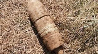 Военнослужещи обезвреждат боеприпаси открити в населени места в страната Специализиран