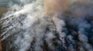 Бразилия отказа помощта на Г 7 за борба с пожарите в