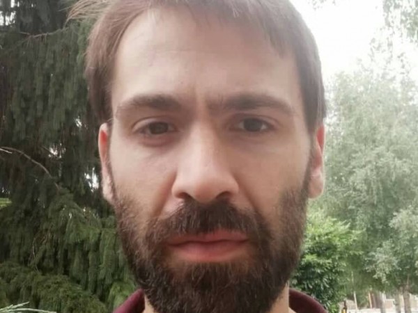 Полицията във Варна издирва 28-годишния Иван Йорданов.За последно той е