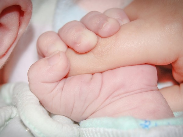 Лекари в чешкия град Бърно изродиха със секцио здраво бебе,