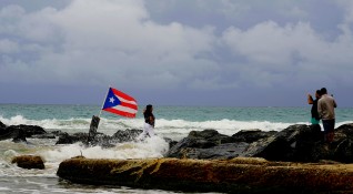 Тропическата буря Дориан прерасна в ураган приближавайки Пуерто Рико и