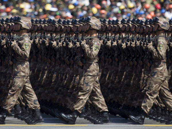 Китай организира на 1 октомври в Пекин гигантски военен парад,