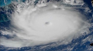 Ураганът Дориан връхлетял северните части на Бахамите е една от