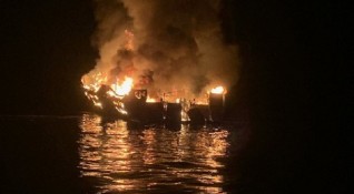 34 души се водят изчезнали след като лодка се запали