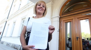 Омбудсманът Мая Манолова хвърли оставка и сега на ход са