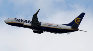 Ryanair остави 30 души на летището в Единбург тъй като