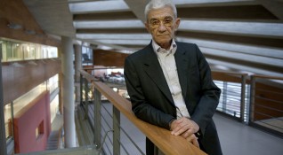 77 годишният Янис Бутарис ще бъде запомнен като кмета чудо на Солун