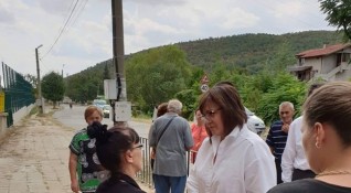 Днес лидерът на БСП Корнелия Нинова посети село Сотиря където