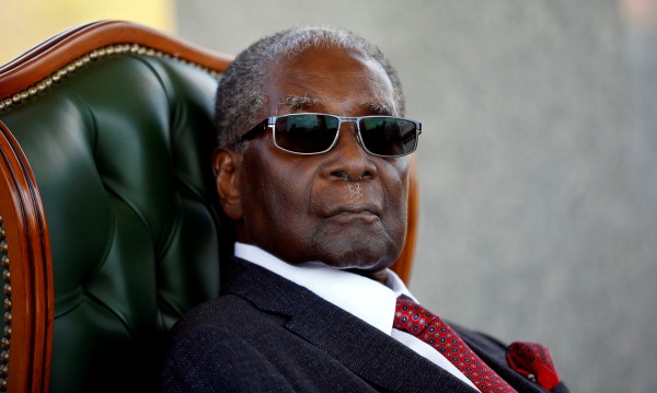 Железният диктатор на Зимбабве Робърт Мугабе почина на 95 г. - Последни  Новини от DNES.BG