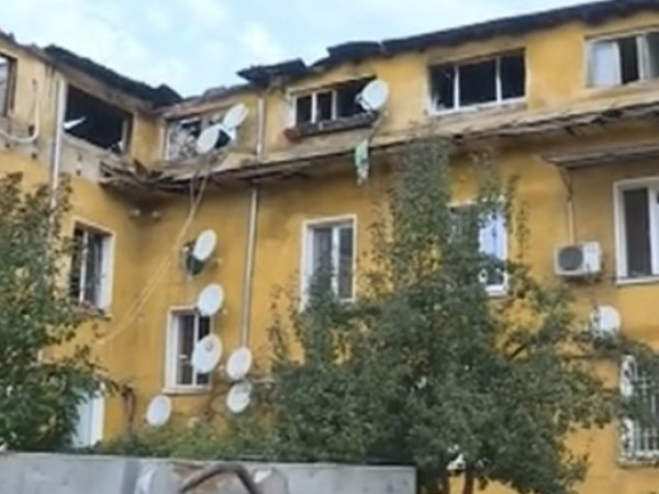 Над 200 души живеят в пострадалия блок при пожара в
