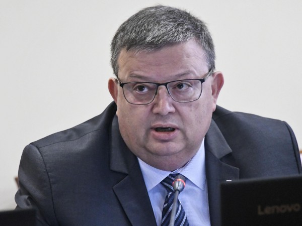 Главният прокурор поиска да бъде взето българското гражданство на чужденци,