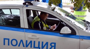 Неправоспособен шофьор подкарал кола с чужди регистрационни табели бе задържан