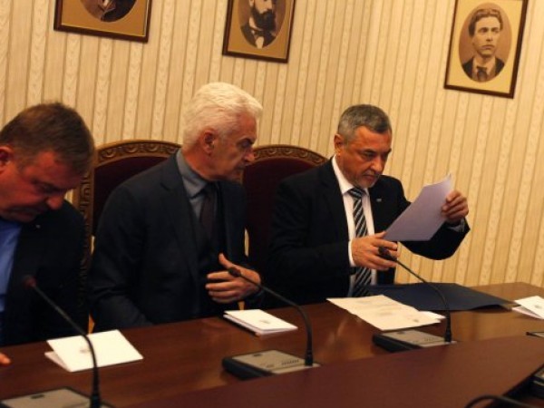 „Парламентарната група „Обединени патриоти – НФСБ, АТАКА и ВМРО” да