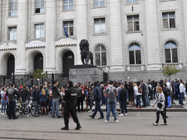 Полицията в София предупреждава, че днес са възможни затруднения на