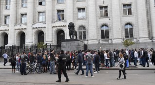 Полицията в София предупреждава че днес са възможни затруднения на