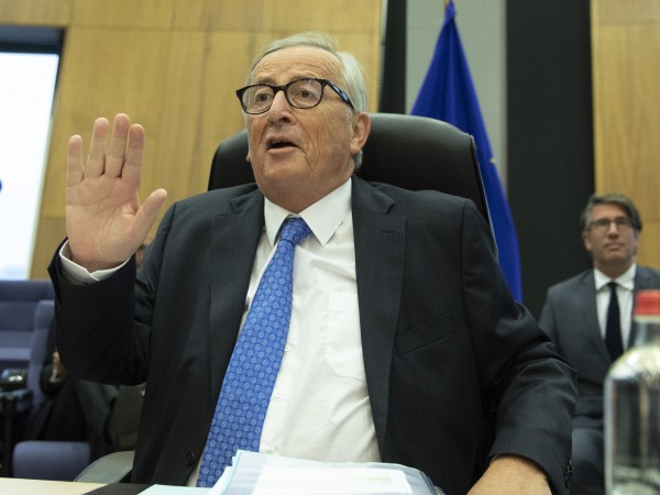 Досегашният председател на Европейската комисия Жан-Клод Юнкер също зае позиция